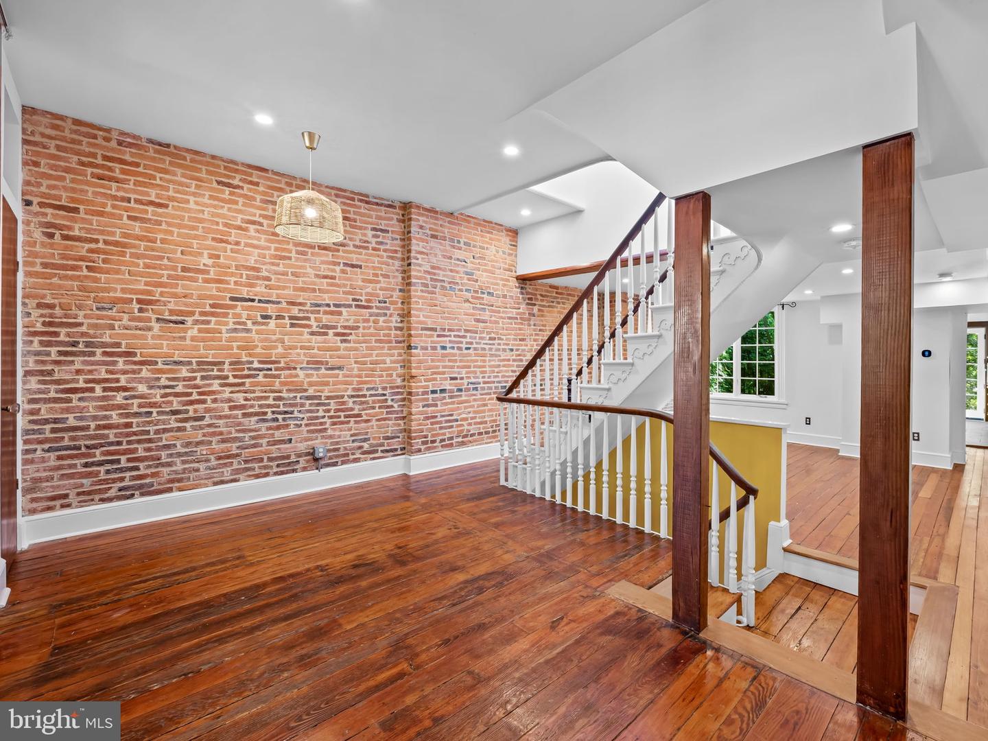 1427 Bolton St #2 Property Photo 8