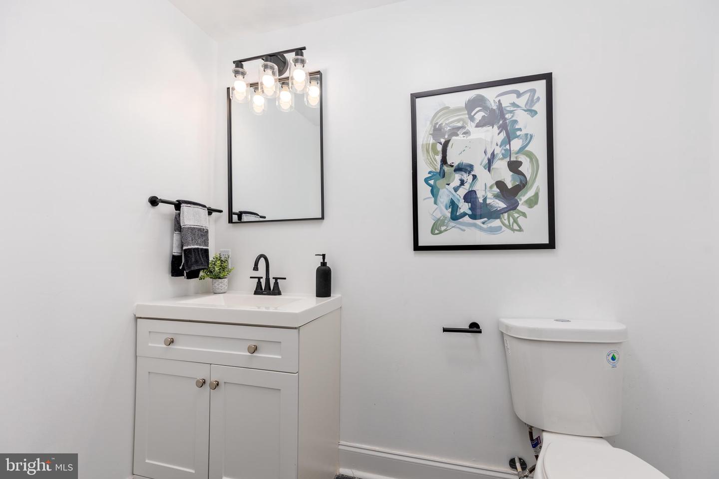 535 Robert St Property Photo 8