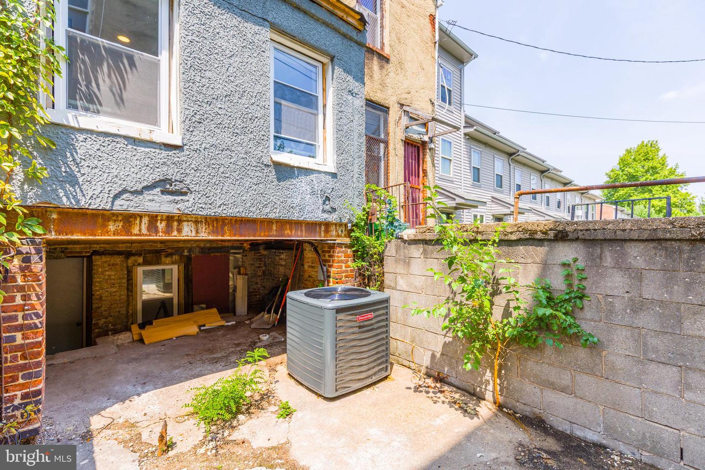 535 Robert St Property Photo 44