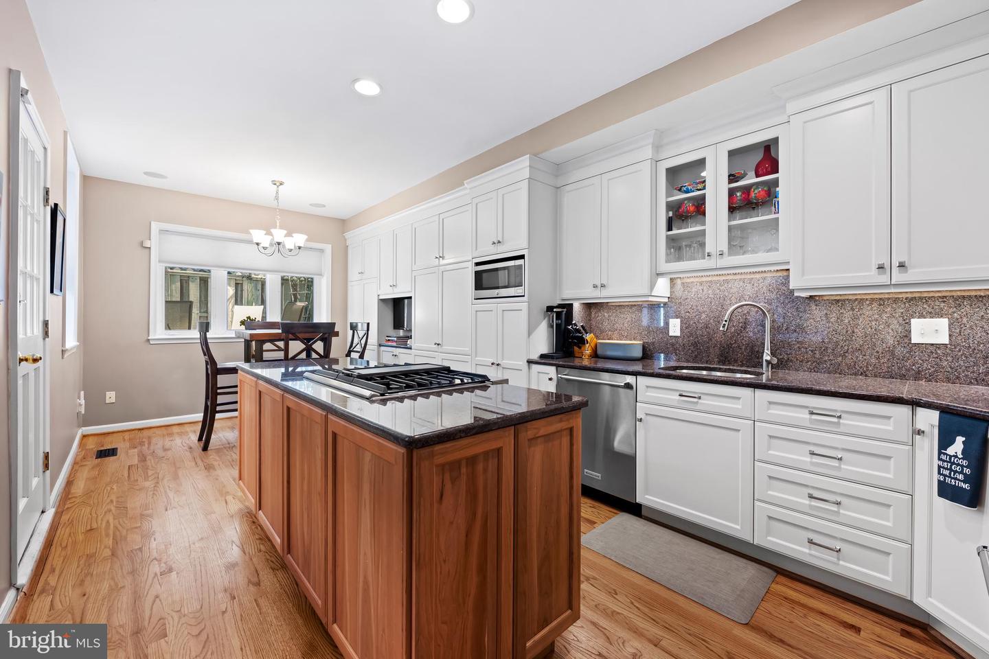 829 William St Property Photo 12