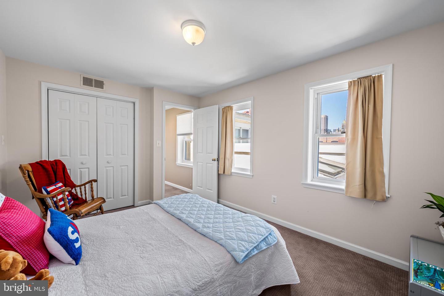 829 William St Property Photo 32