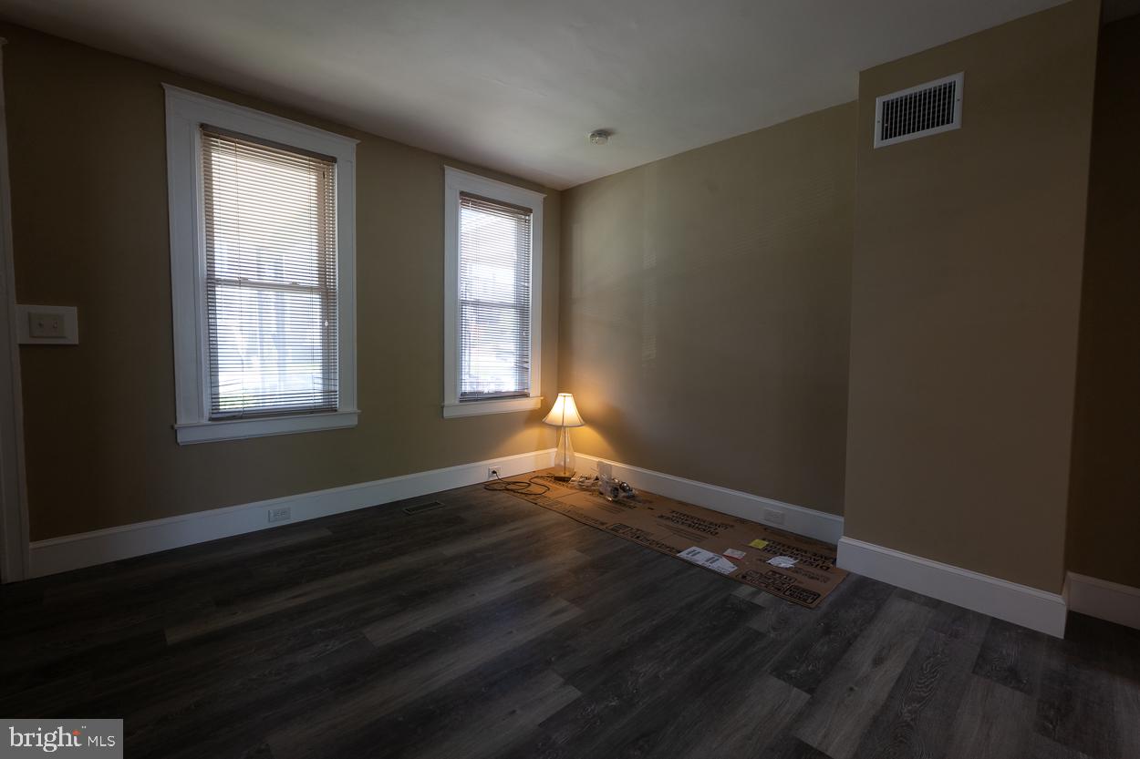 3306 Lyndale Ave Property Photo 4