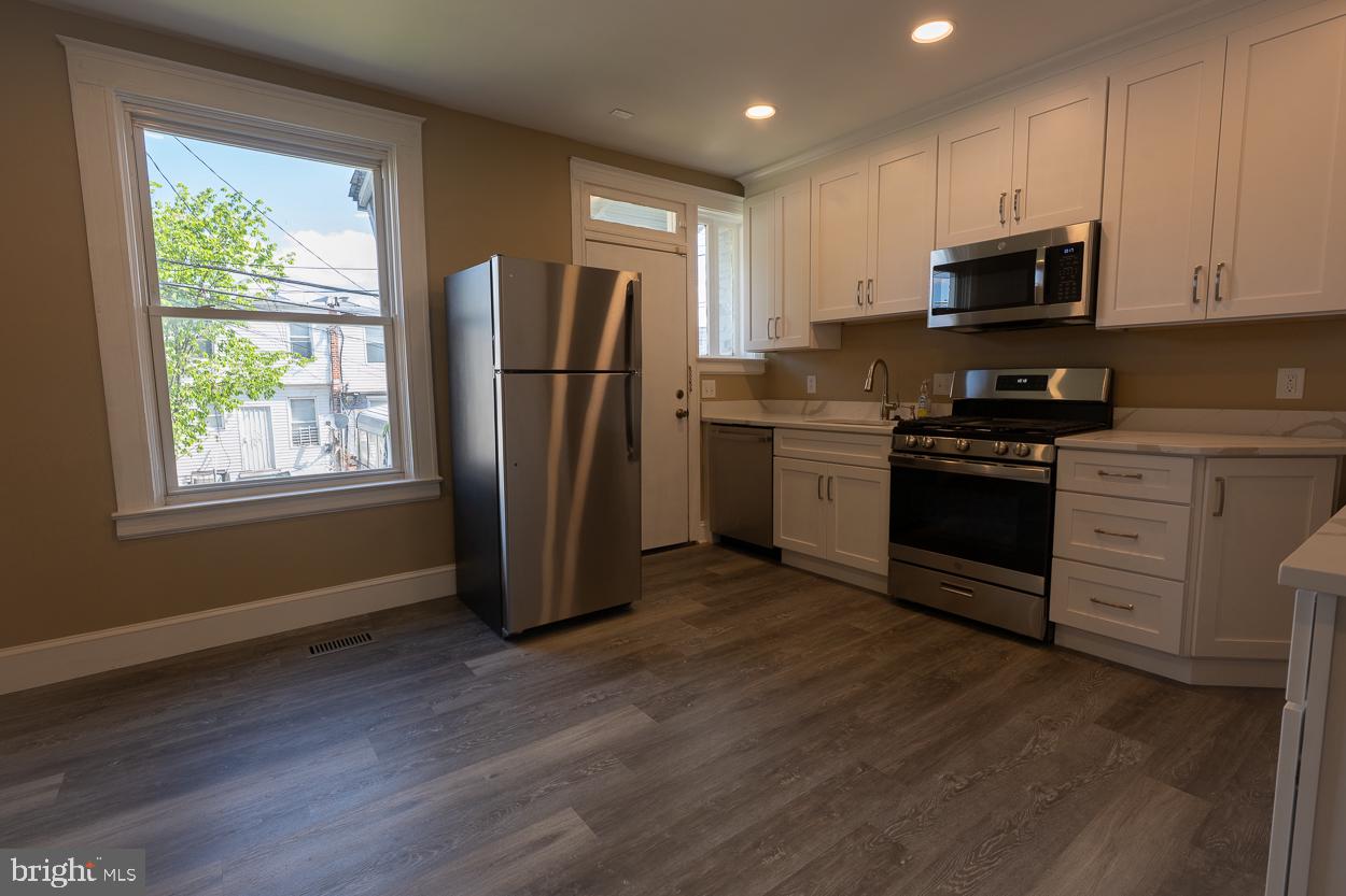 3306 Lyndale Ave Property Photo 5