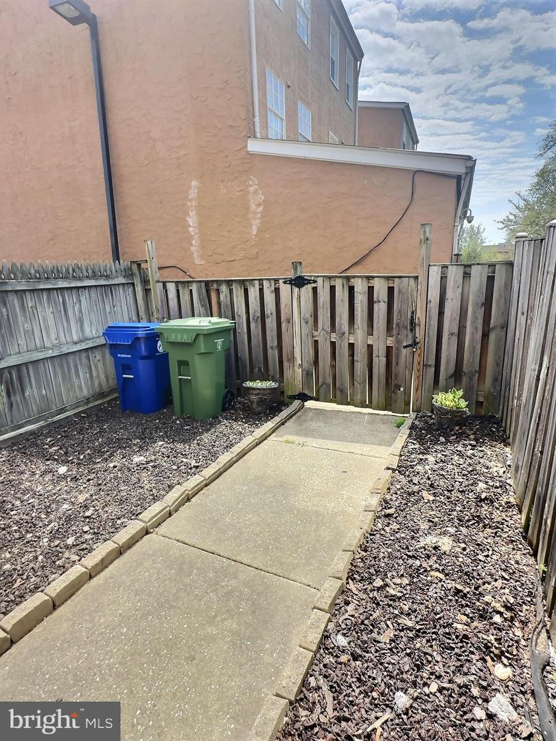 1245 E Eager St Property Photo 14