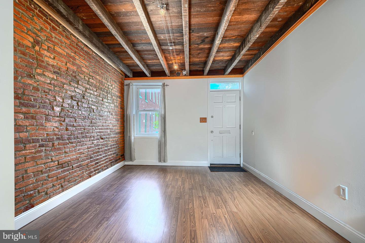 1026 Patapsco St Property Photo 4