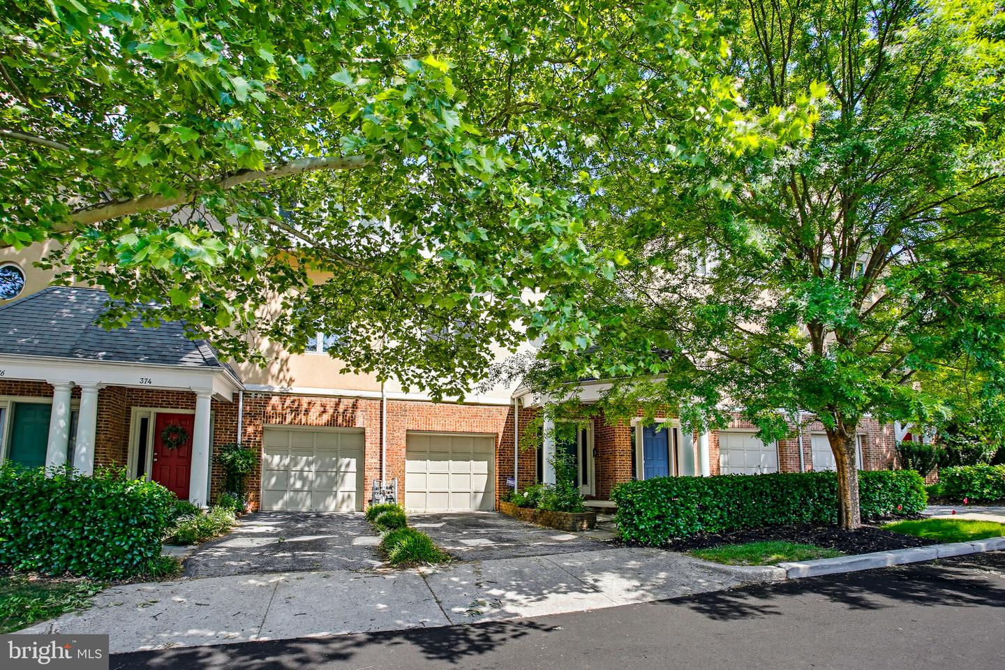 372 HOMELAND SOUTHWAY Property Photo 1