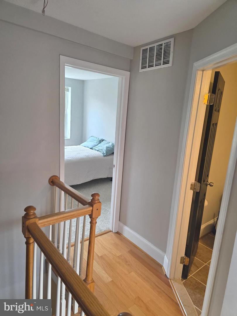 628 Warner St Property Photo 31