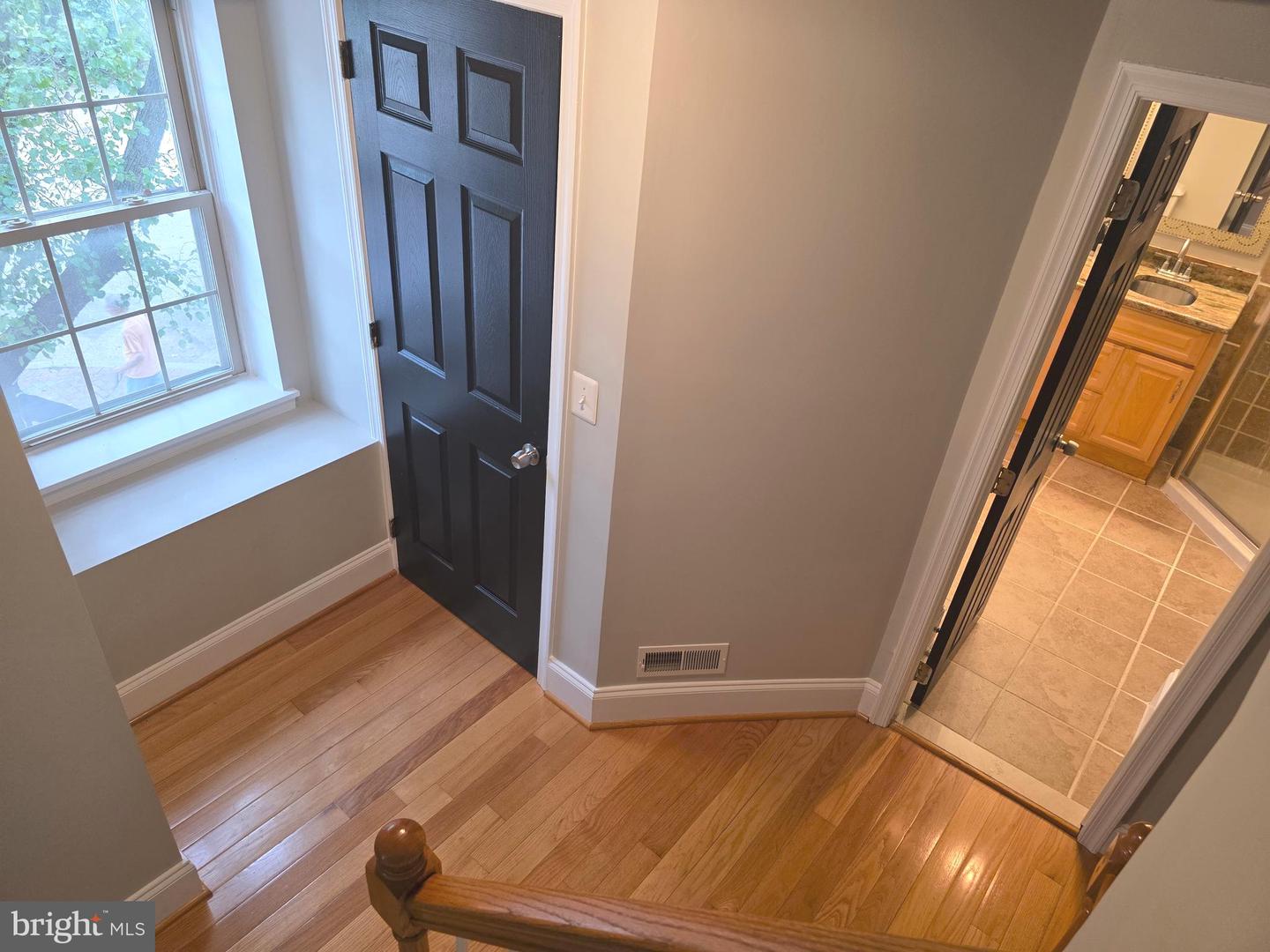 628 Warner St Property Photo 35