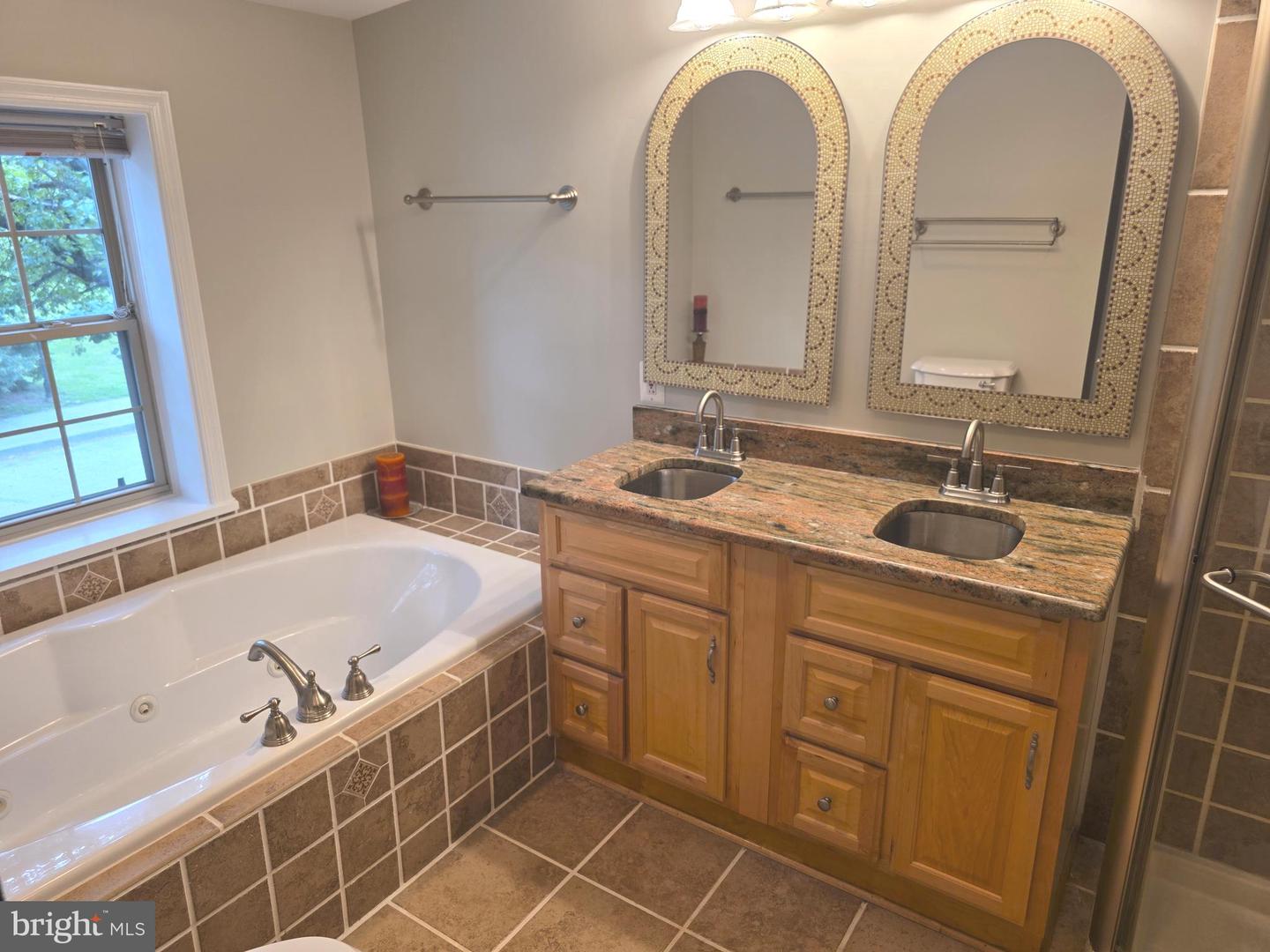 628 Warner St Property Photo 39