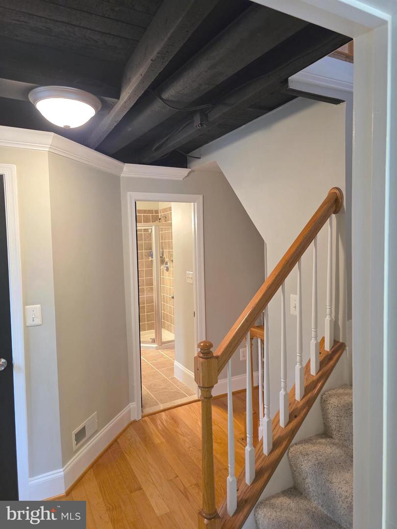 628 Warner St Property Photo 45