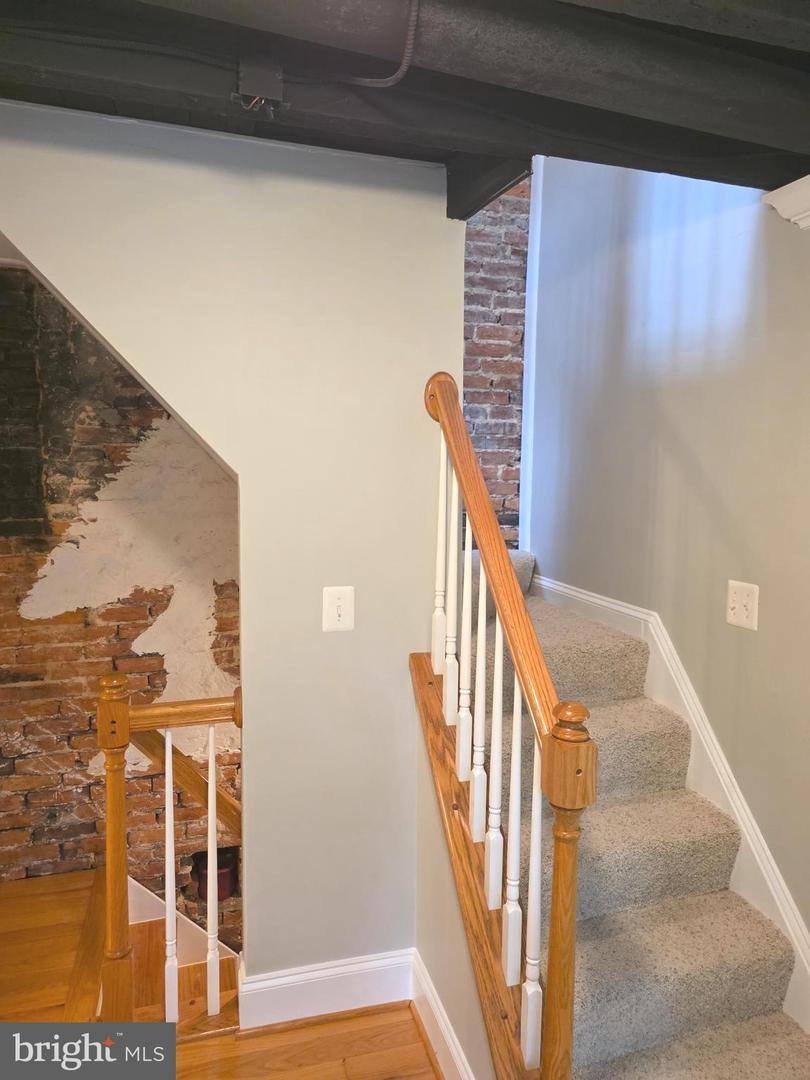 628 Warner St Property Photo 47