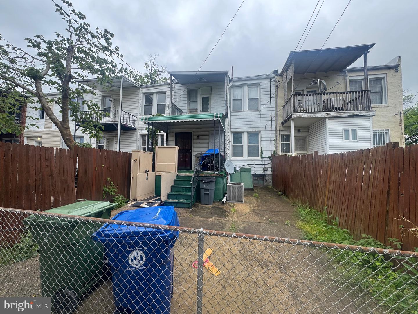122 Hilton St Property Photo 4