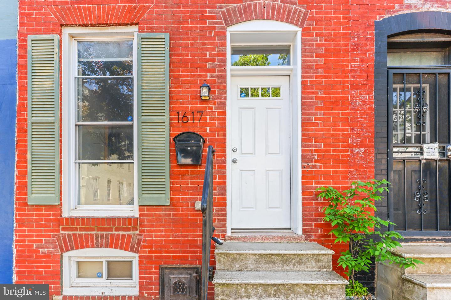 1617 Bank St Property Photo 4