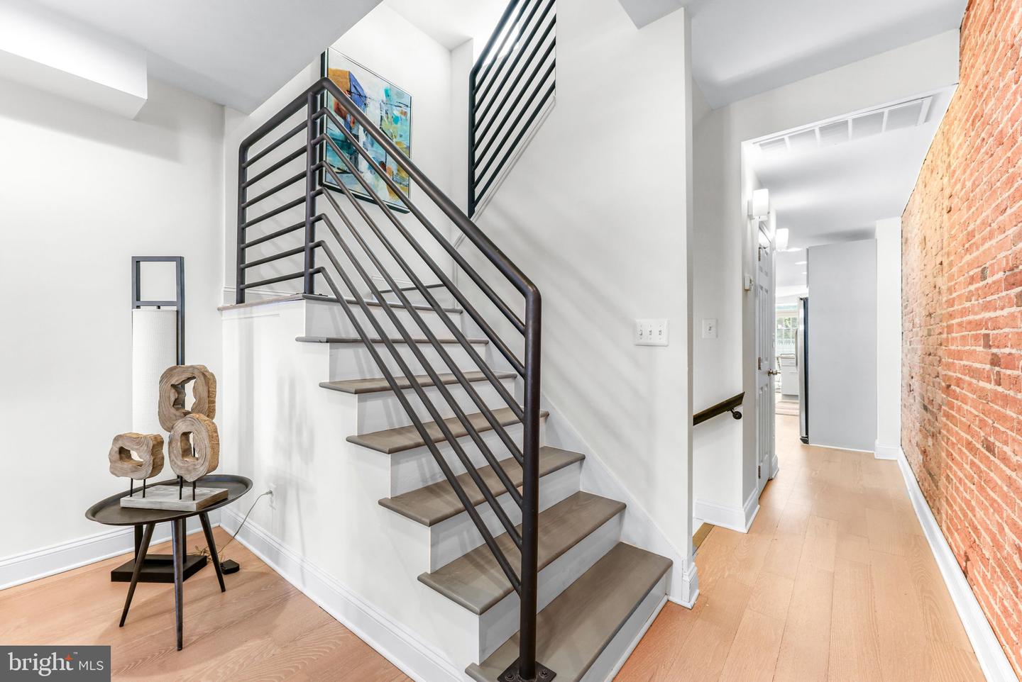 1617 Bank St Property Photo 8