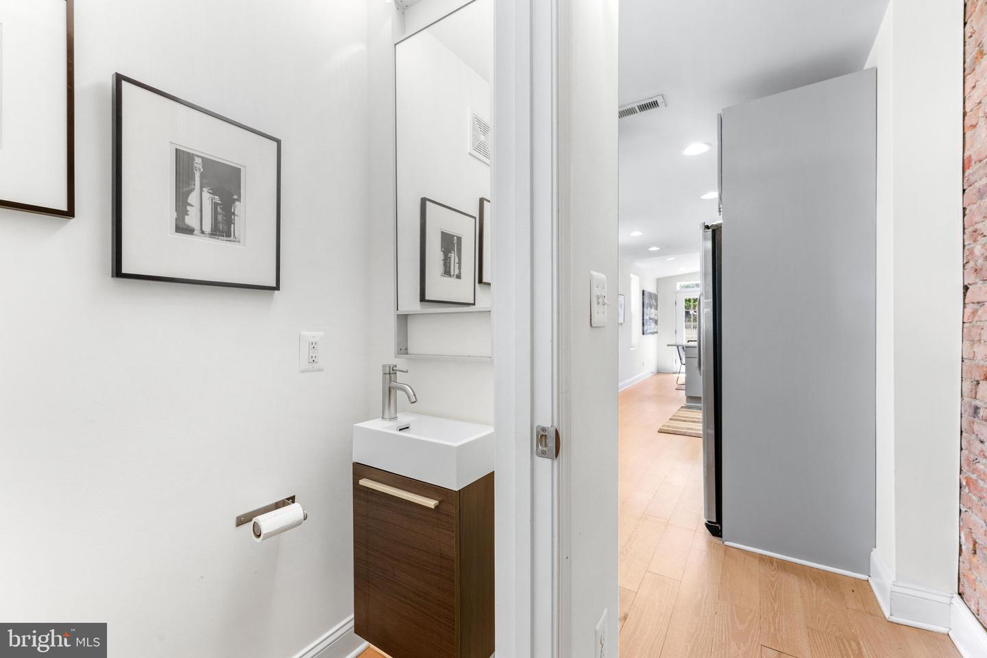 1617 Bank St Property Photo 10