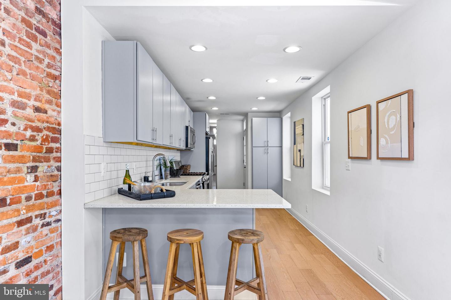 1617 Bank St Property Photo 15