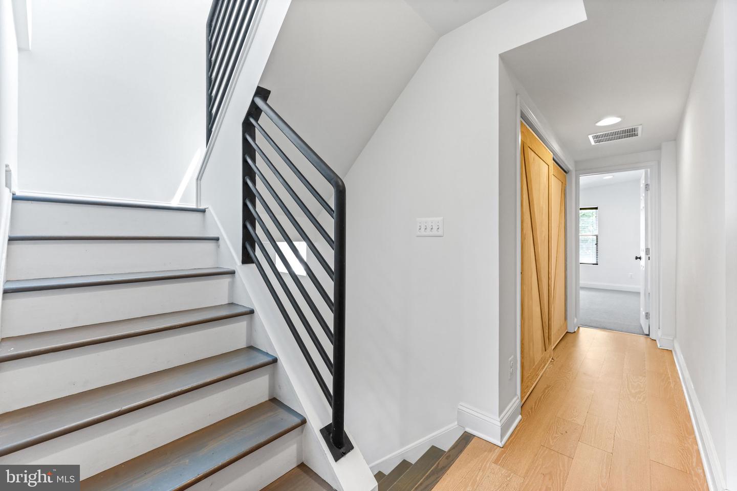 1617 Bank St Property Photo 22