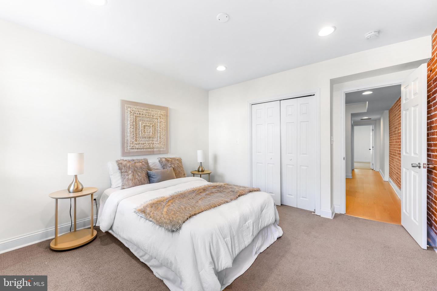 1617 Bank St Property Photo 24