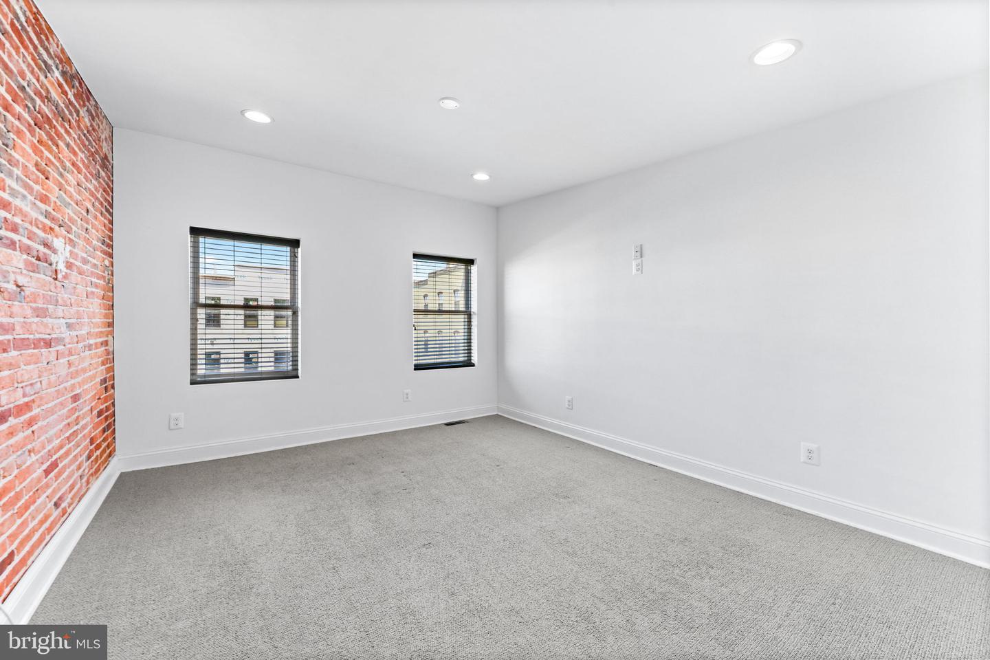 1617 Bank St Property Photo 31