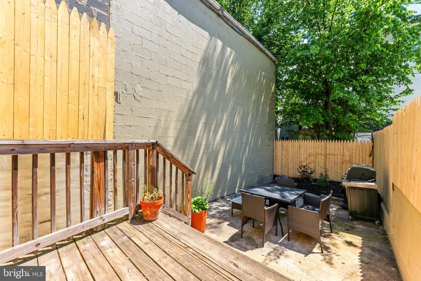 1617 Bank St Property Photo 36