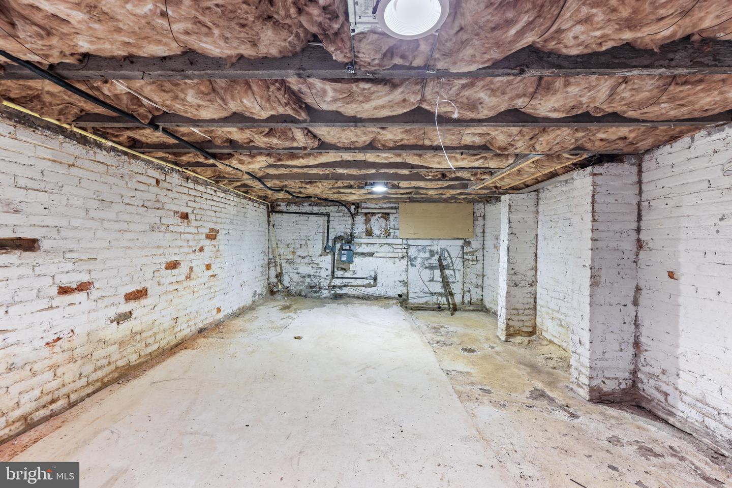 1617 Bank St Property Photo 37