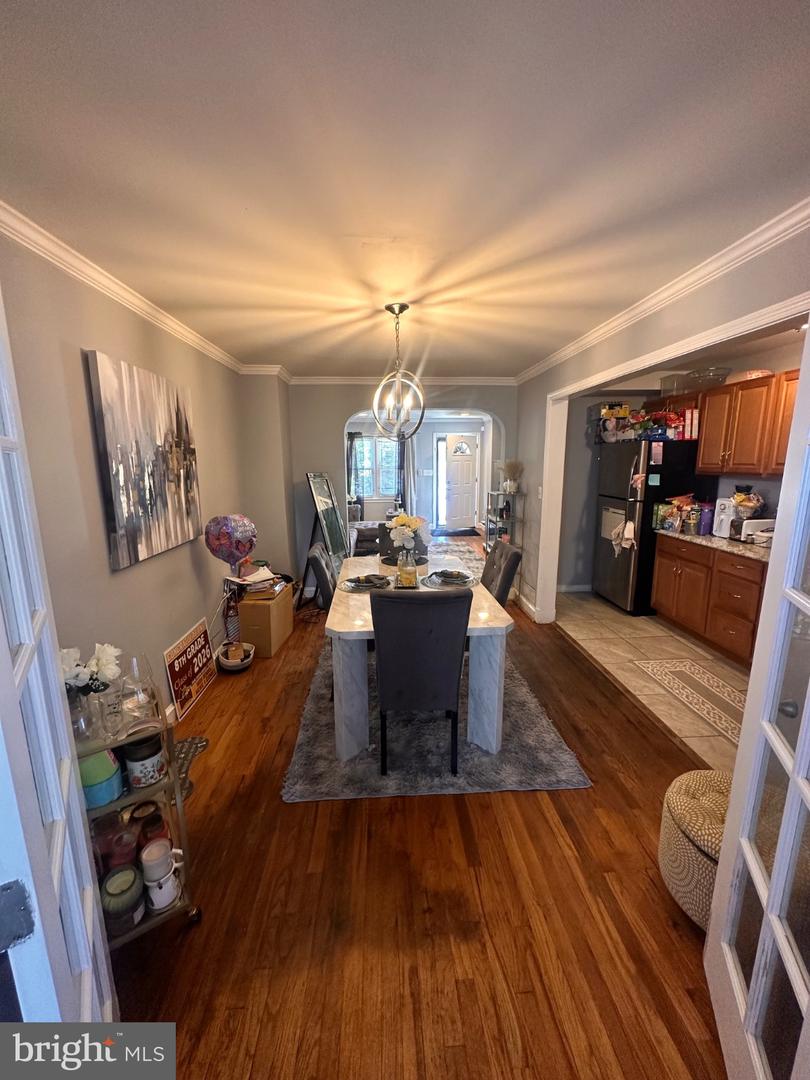 2725 N Rosedale St Property Photo 8