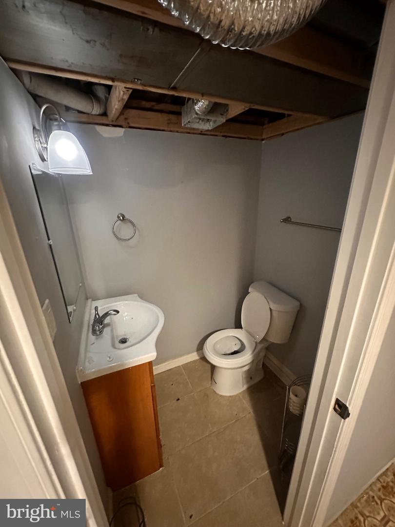 2725 N Rosedale St Property Photo 17