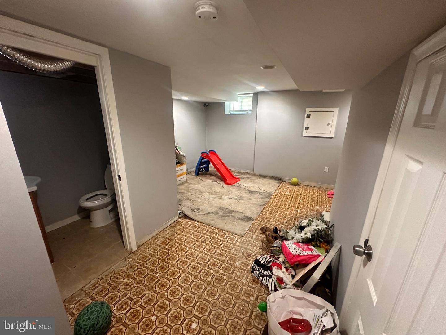 2725 N Rosedale St Property Photo 18