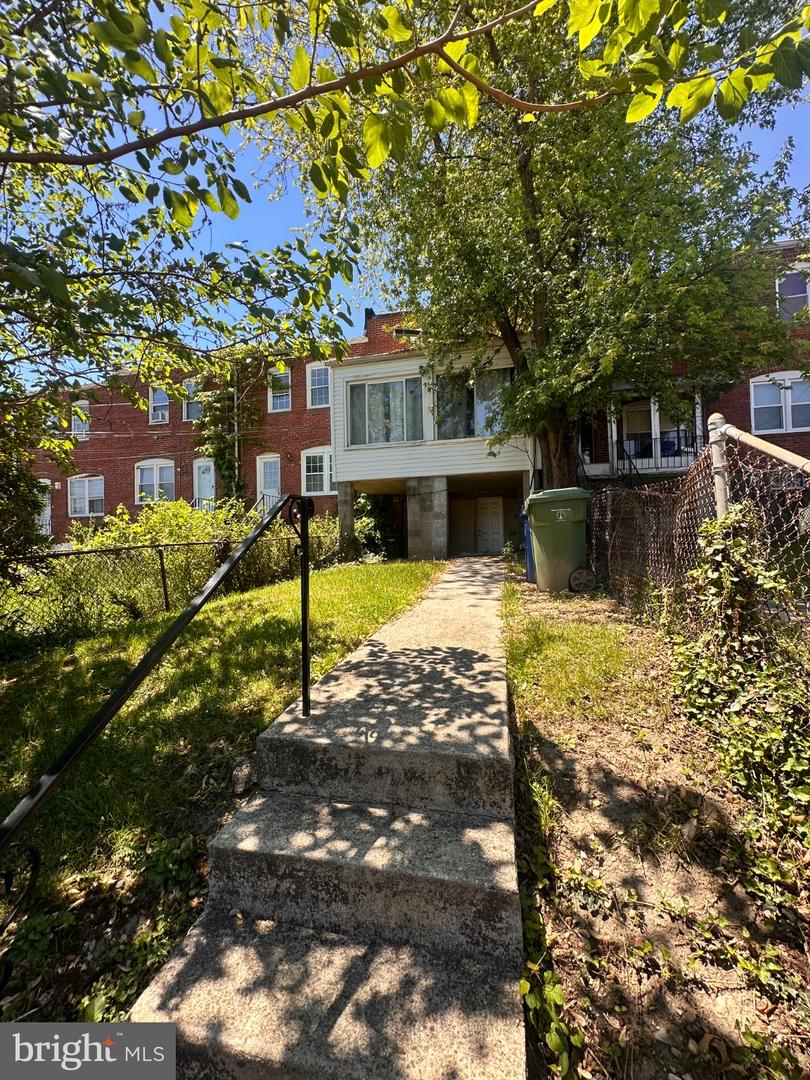 2725 N Rosedale St Property Photo 21