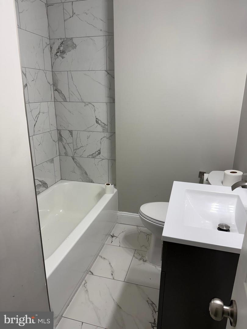 798 N Grantley St Property Photo 24