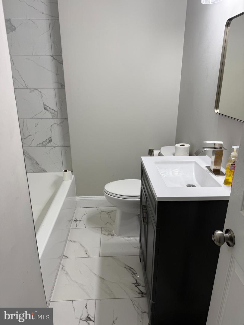 798 N Grantley St Property Photo 25