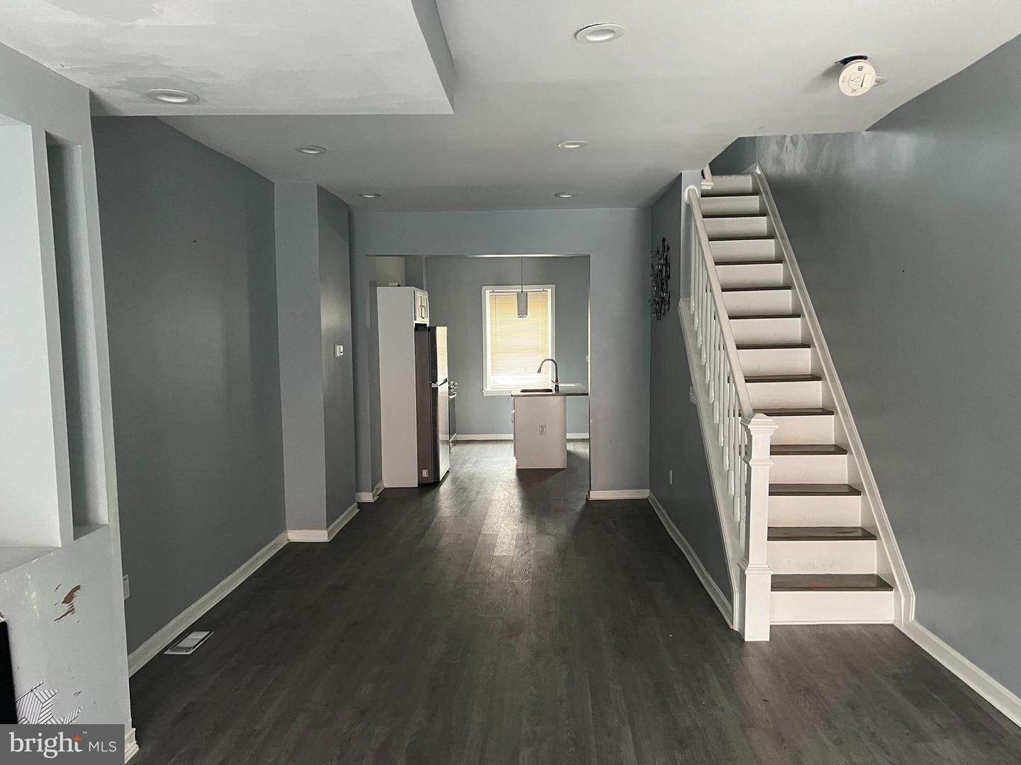 2405 Mcelderry St Property Photo 3