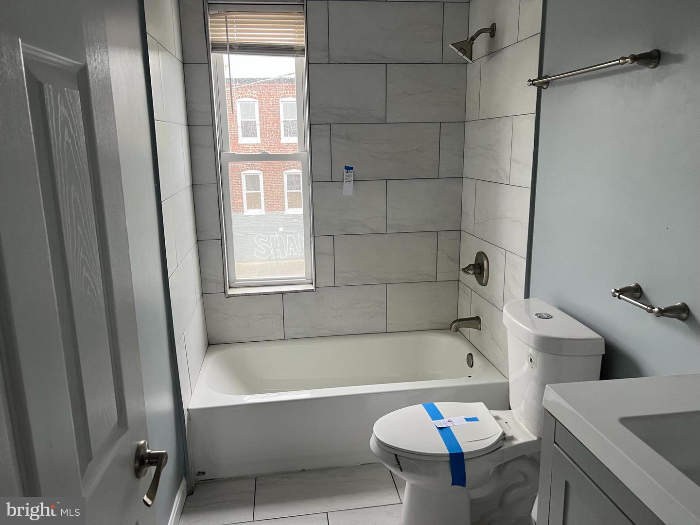 2405 Mcelderry St Property Photo 10