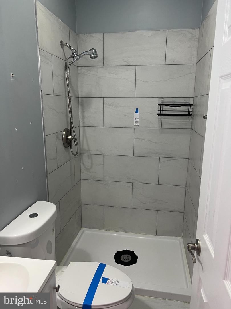 2405 Mcelderry St Property Photo 14