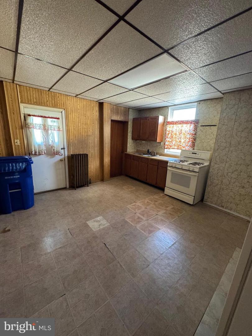 2826 Winchester St Property Photo 12