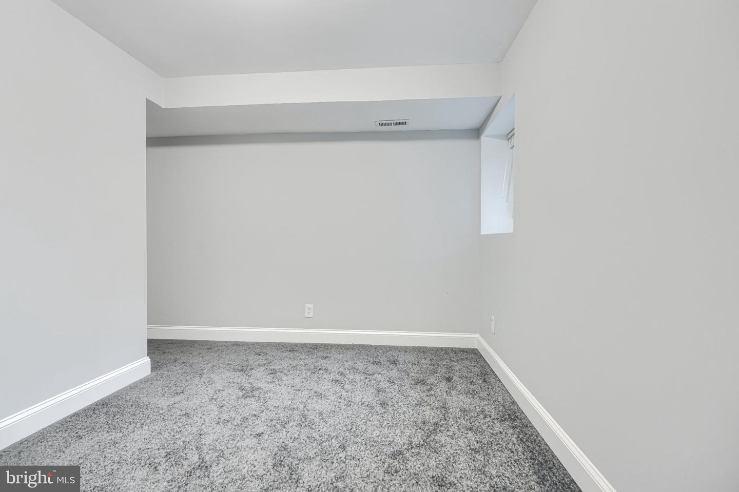 1543 Penrose Ave Property Photo 21