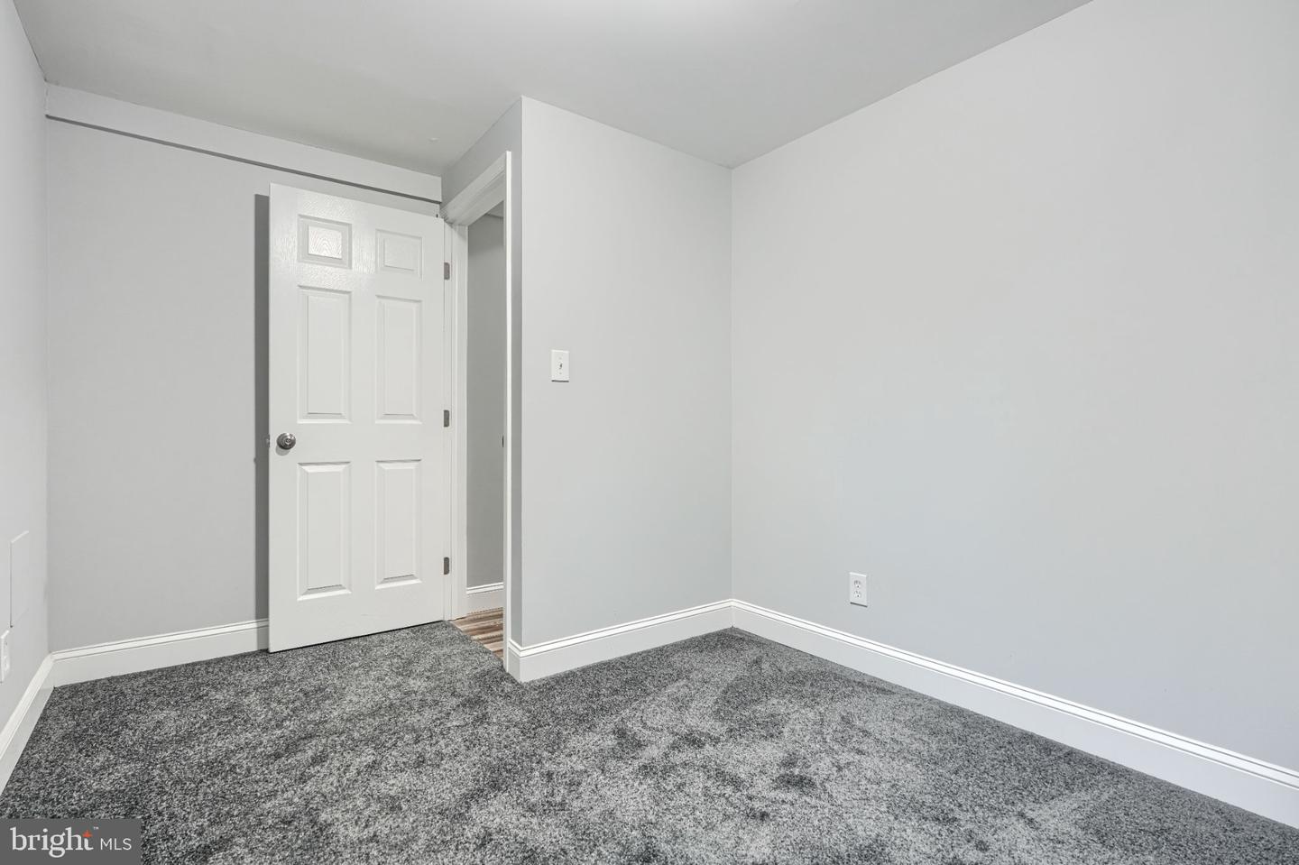 1543 Penrose Ave Property Photo 23