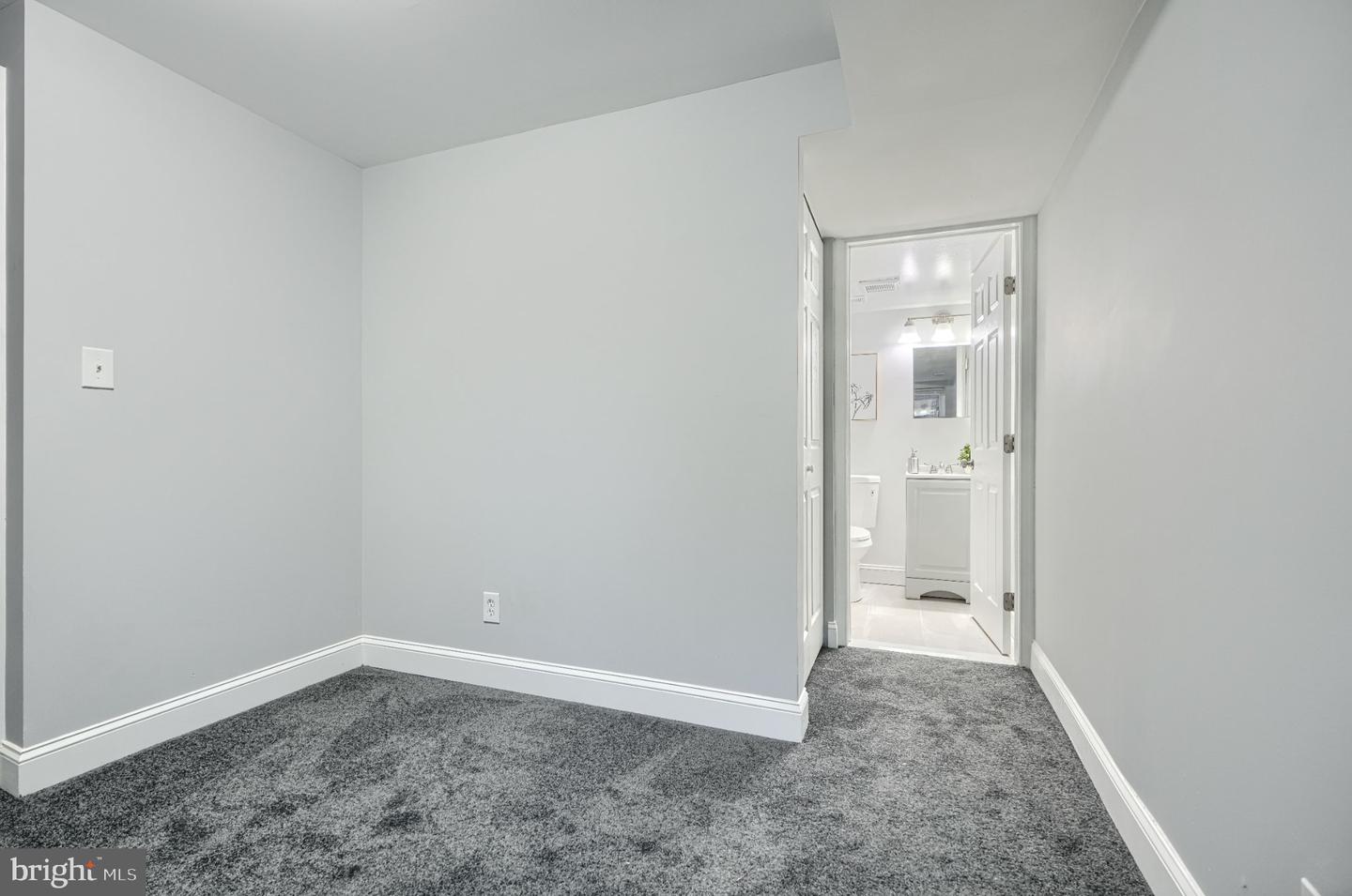 1543 Penrose Ave Property Photo 24