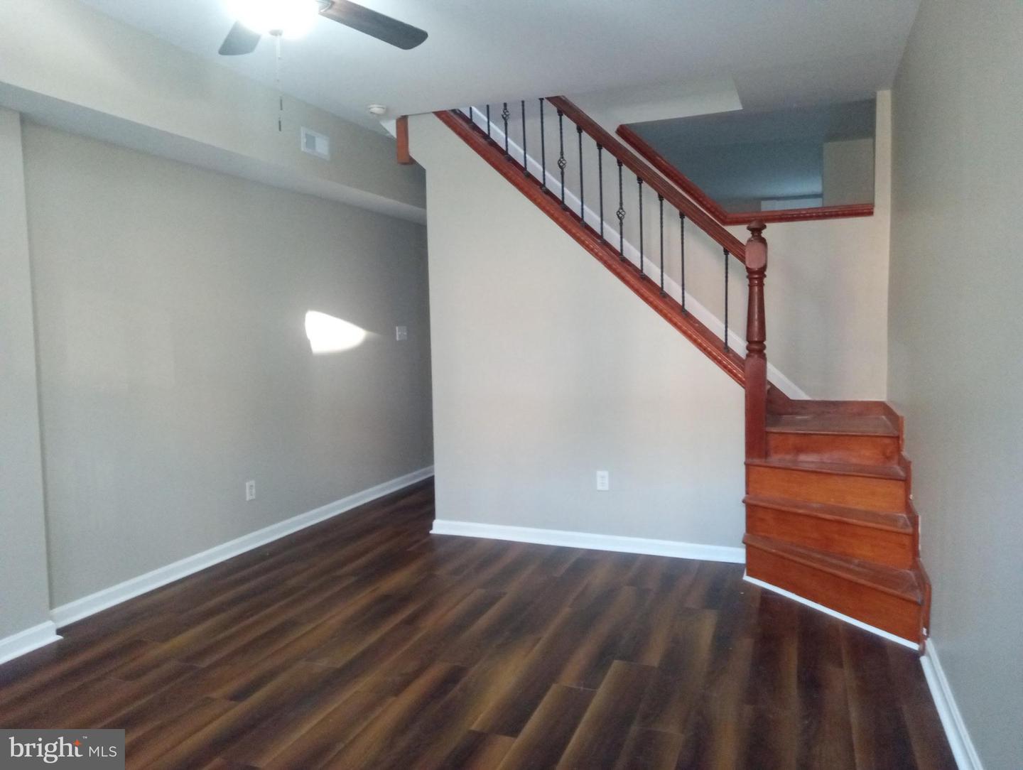 2529 W Fairmount Ave Property Photo 8