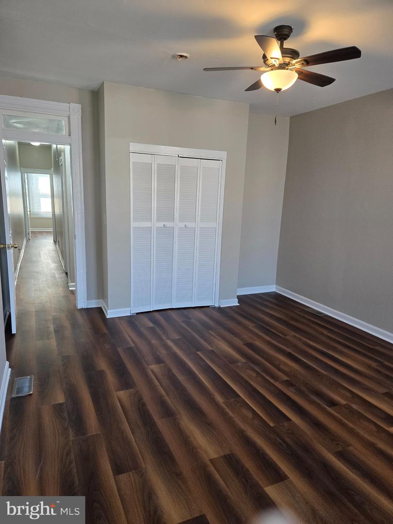 2529 W Fairmount Ave Property Photo 21