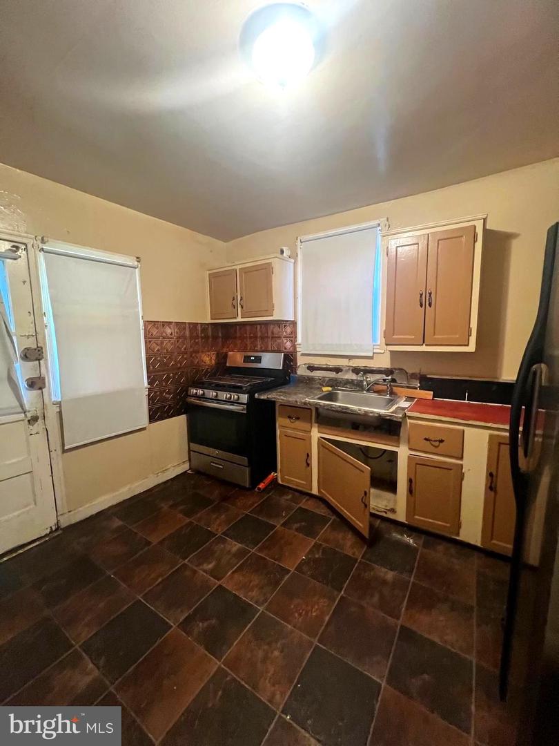 3716 Flowerton Rd Property Photo 5