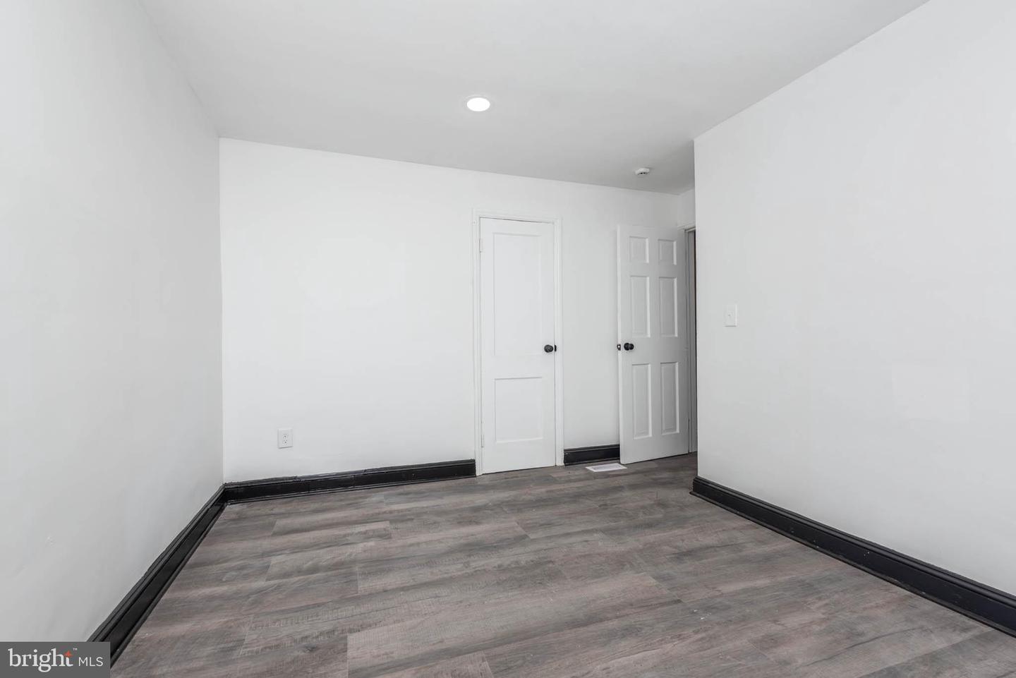 2727 Ellicott Dr Property Photo 11