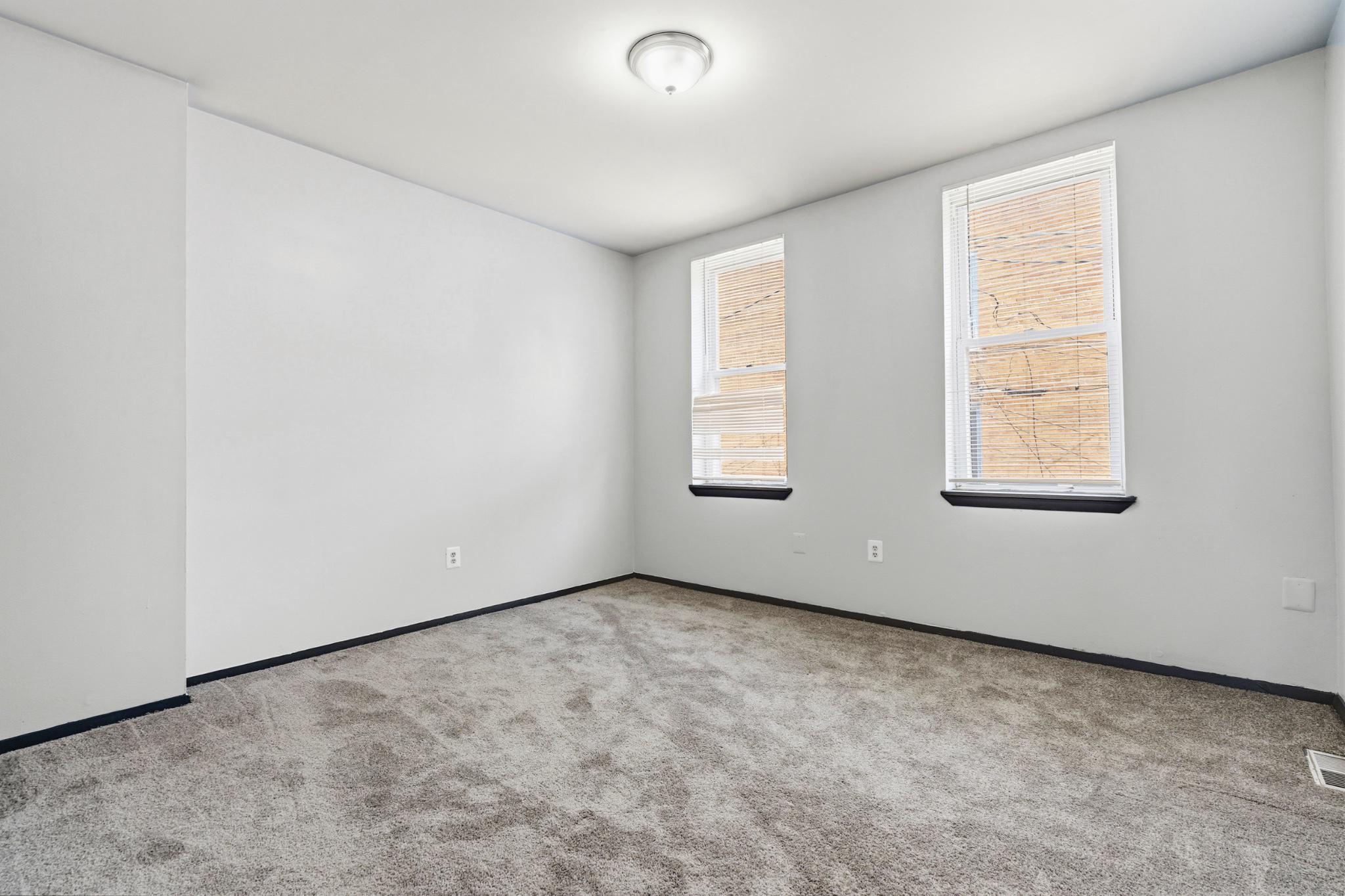 2732 Baker St Property Photo 12