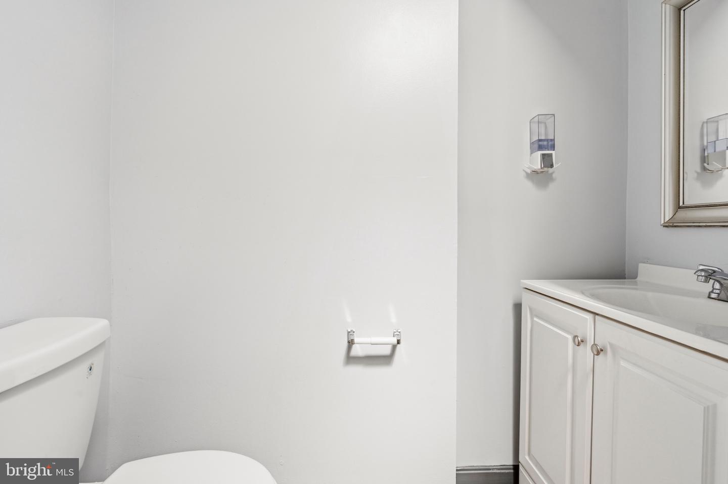 2732 Baker St Property Photo 15