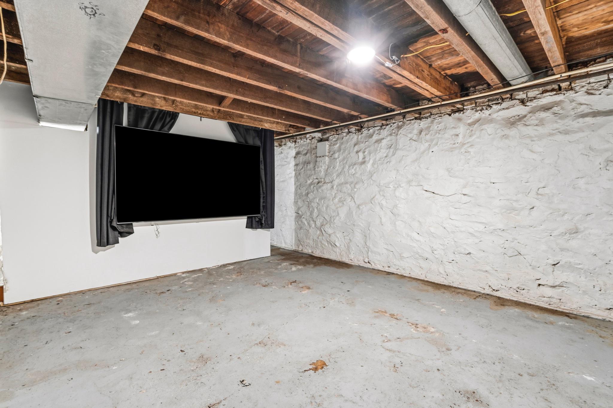 2732 Baker St Property Photo 21