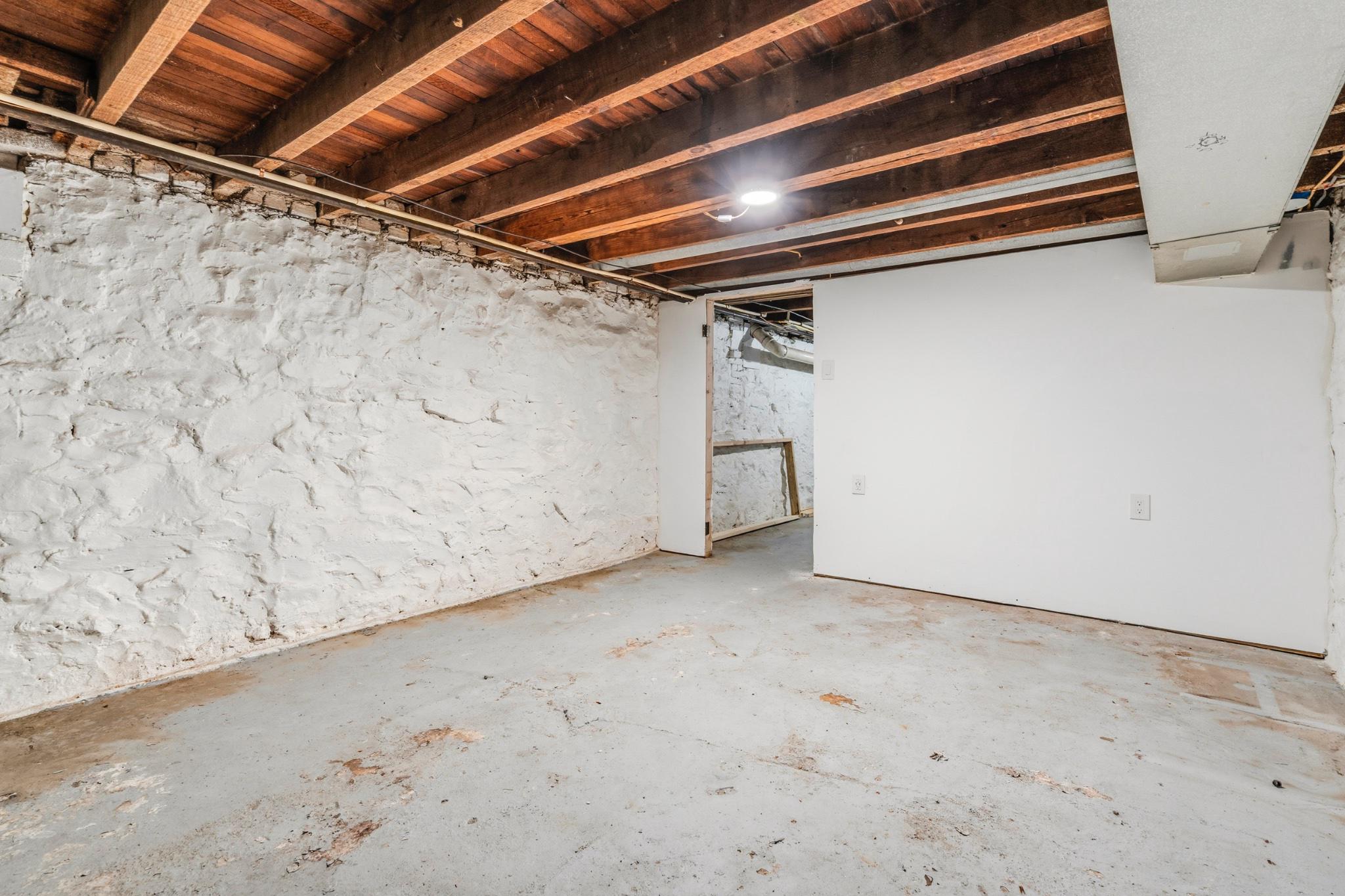2732 Baker St Property Photo 22