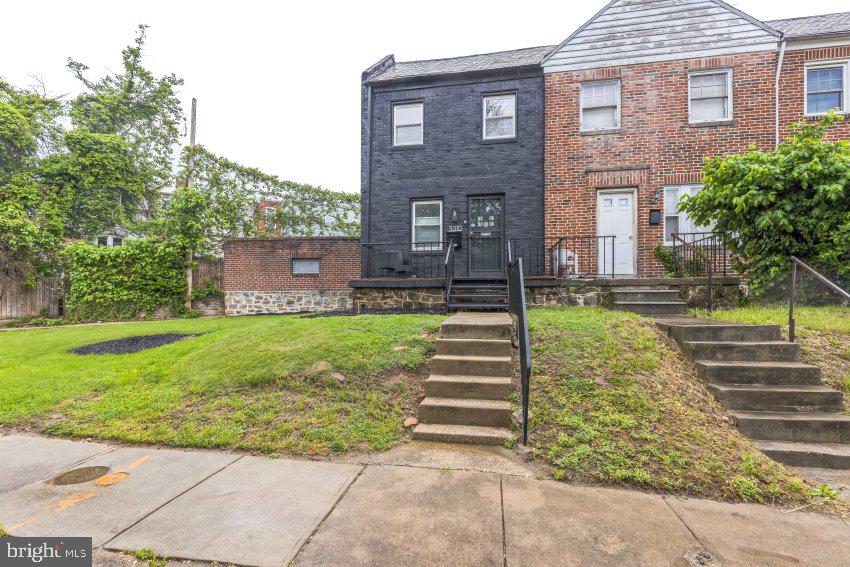 3310 Elbert St Property Photo 3