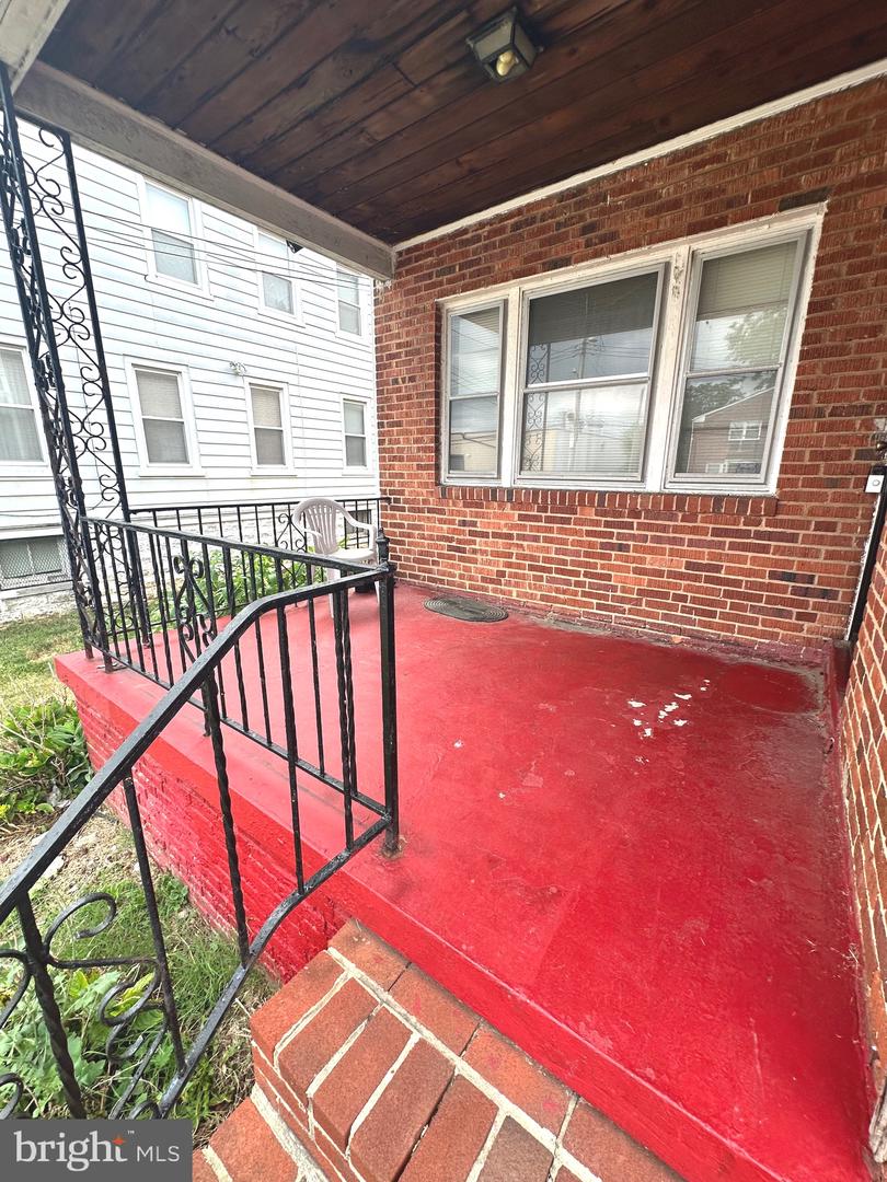 4020 Mortimer Ave Property Photo 3