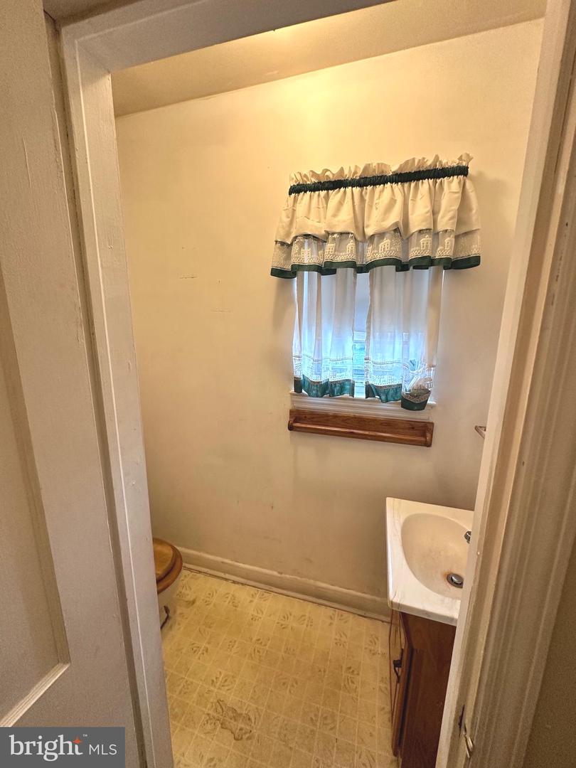 4020 Mortimer Ave Property Photo 14