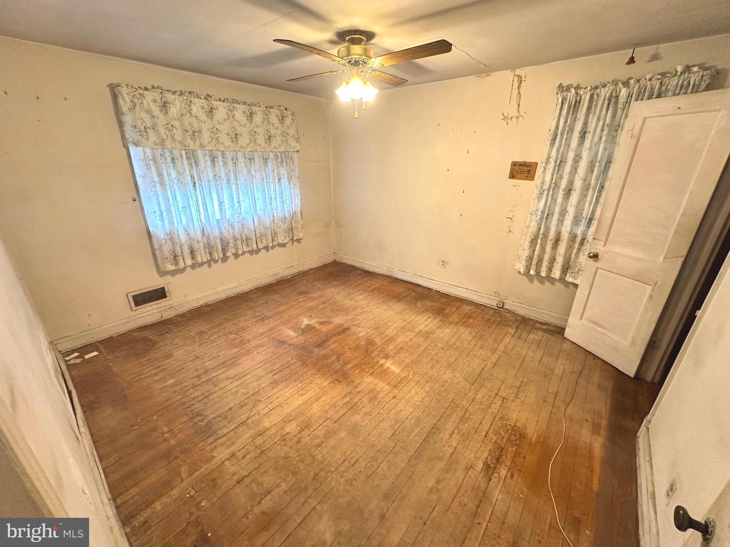 4020 Mortimer Ave Property Photo 21